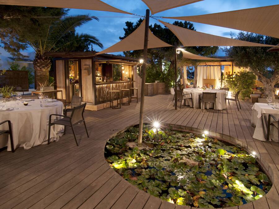 Frukost och lunch serveras, njut av de goda smakerna från spanska köket.