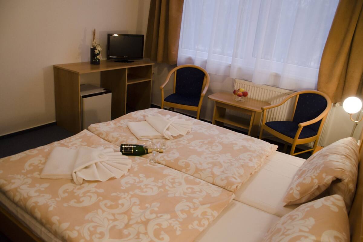 Double Room (with Extra Bed)