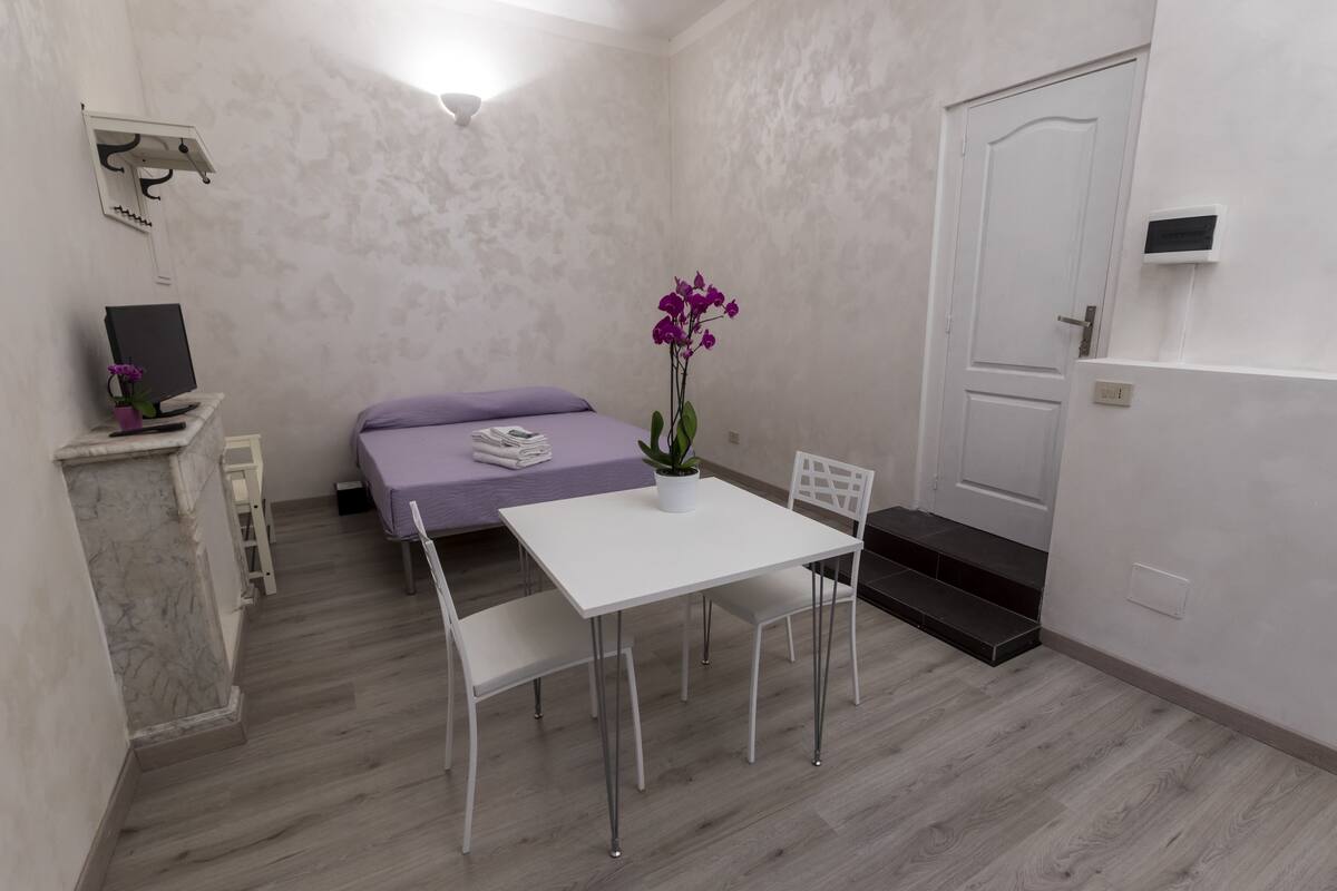 Basic Double Room, 1 Bedroom | In-room safe, desk, cots/infant beds, rollaway beds