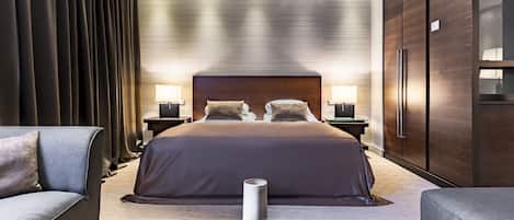 Habitación Premium, bañera de hidromasaje | Minibar, caja fuerte, escritorio y sistema de insonorización