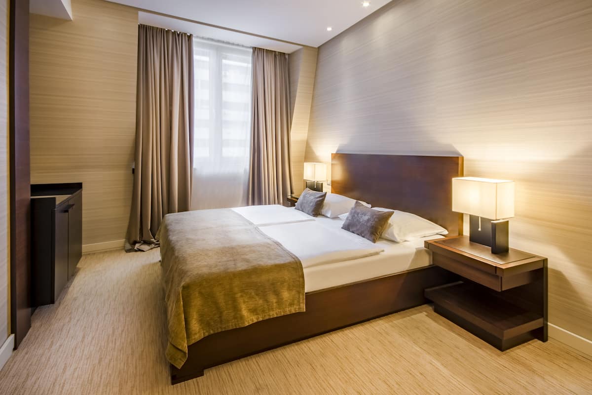 Superior Double Room | Minibar, in-room safe, desk, soundproofing