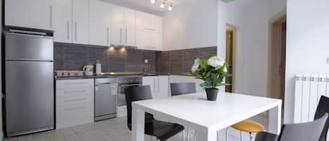 Duplex Two-Bedroom Apartment with Terrace | Cuisine privée