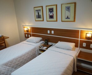 Minibar, blackout drapes, free WiFi, bed sheets - Bravo City Hotel Dourados (Dourados)