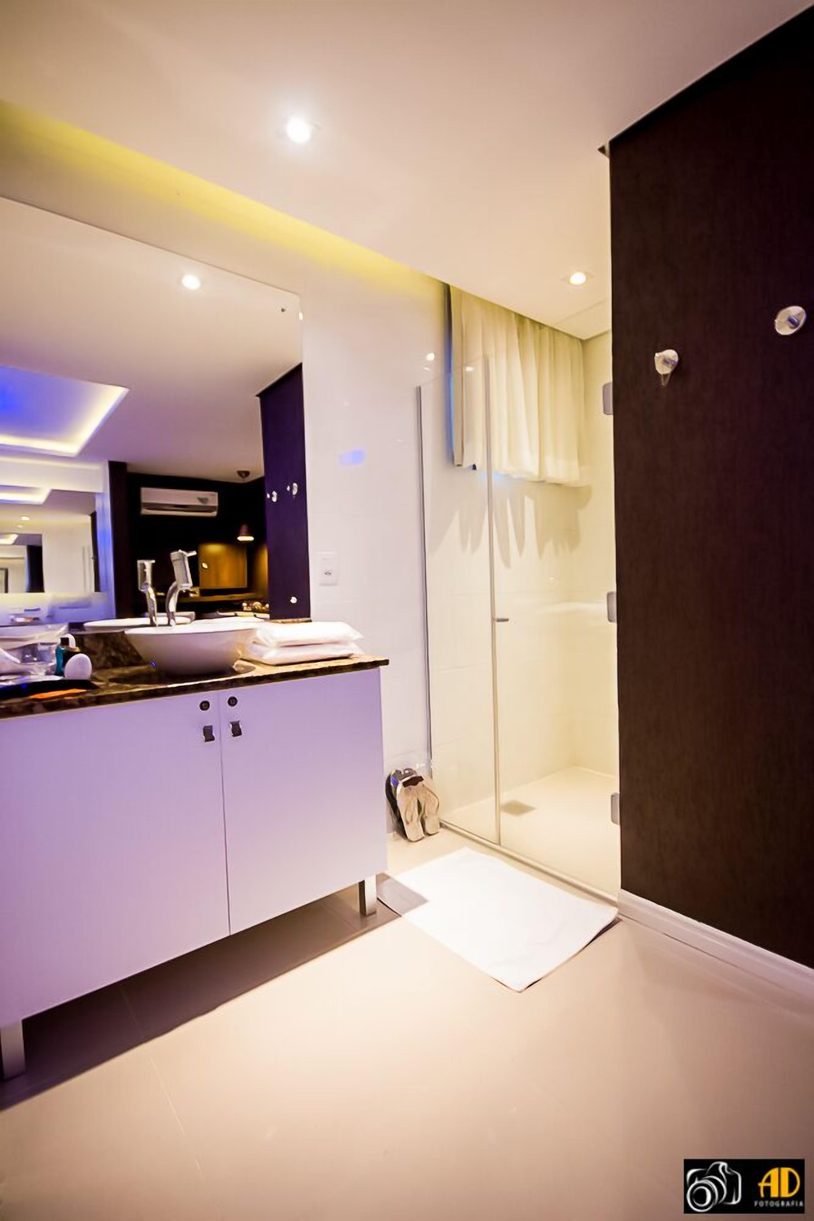Suite | Bathroom sink