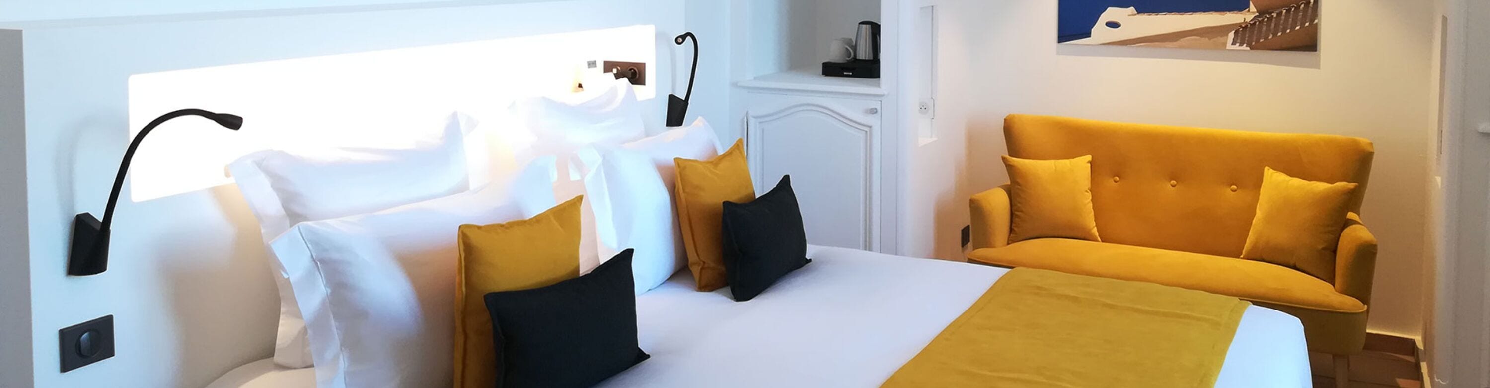 classic double room | 1 bedroom, minibar, in-room safe, desk