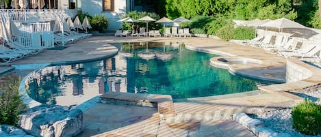 Sæsonbestemt udendørs pool