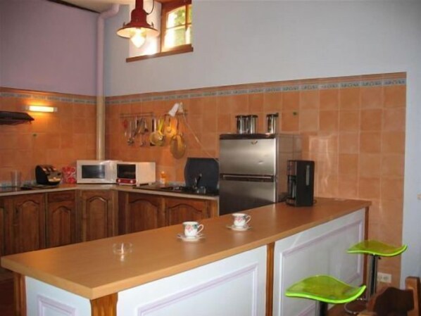 Private kitchen - Château de Beauvais (Saint-Amand-Jartoudeix)