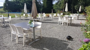 Suite (Papillon) | Outdoor dining