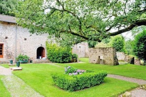 Garden - Château de Beauvais (Saint-Amand-Jartoudeix)