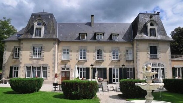 Front of property - Château de Beauvais (Saint-Amand-Jartoudeix)