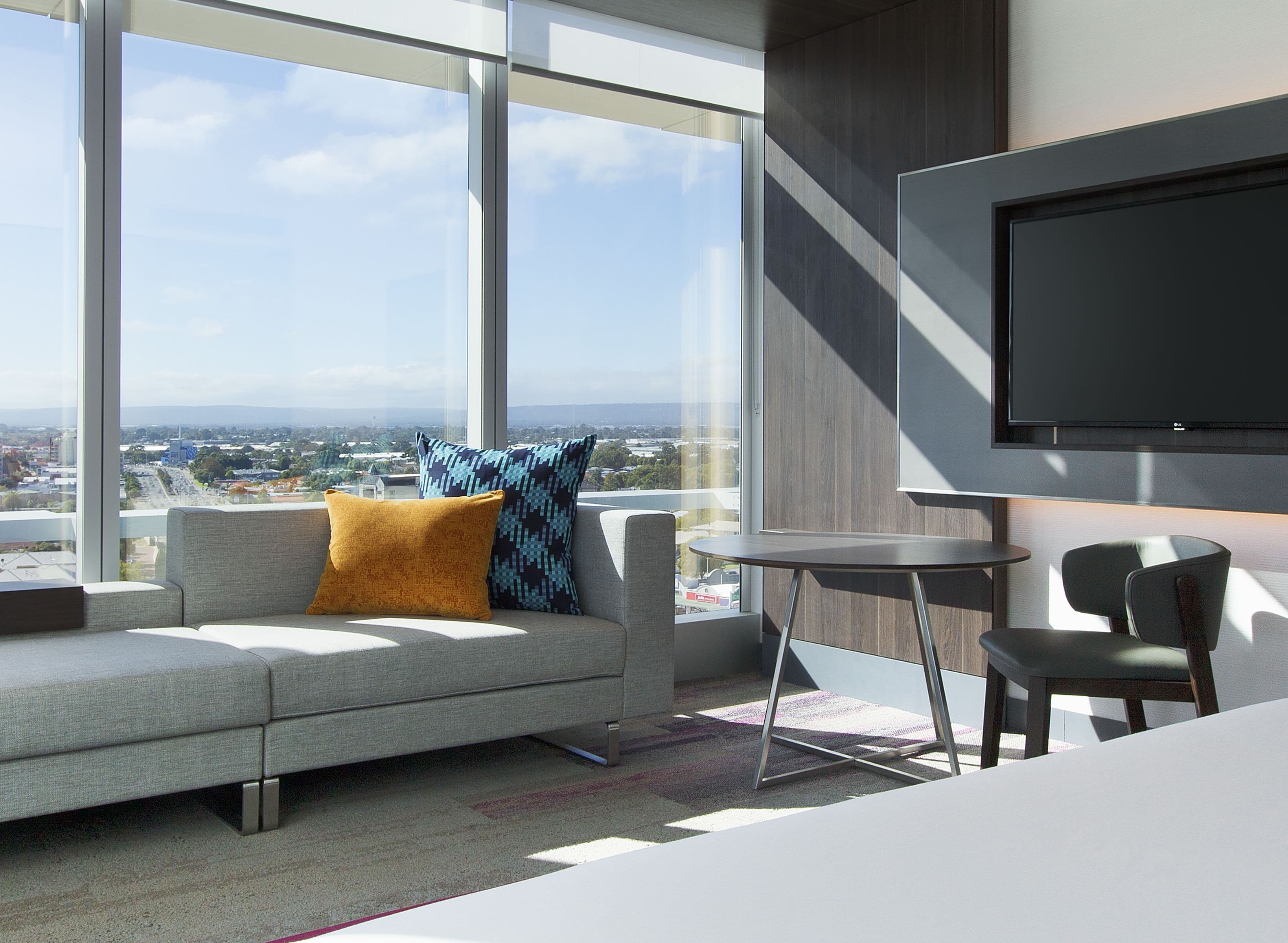 breezy, room, 1 king bed, non smoking, corner | 1 bedroom, in-room safe, desk, blackout curtains