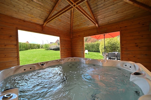 Chalet in Noiseux with Sauna & Whirlpool