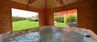 Chalet à Noiseux avec Sauna et Jacuzzi
