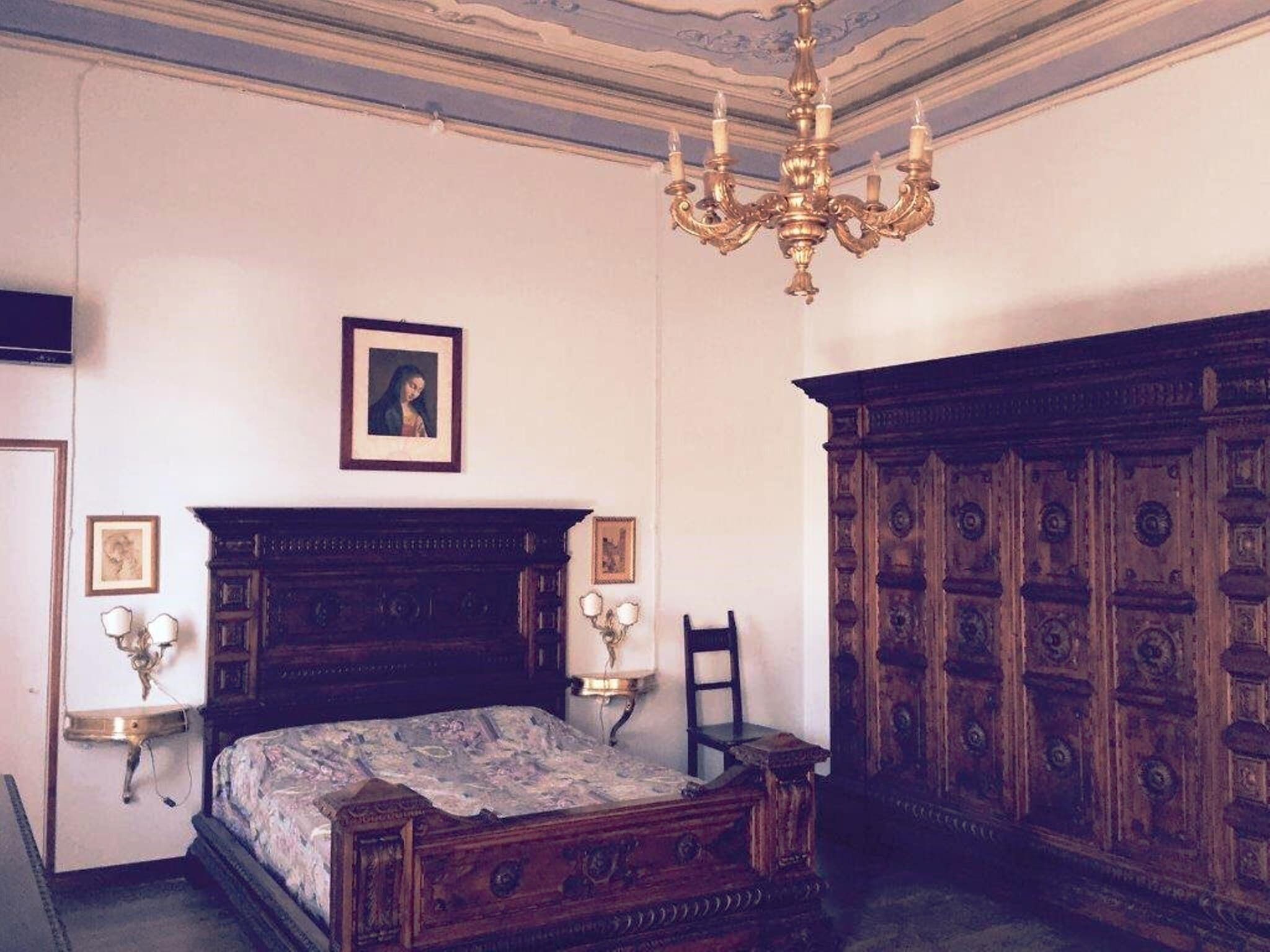 2 bedrooms, iron/ironing board, WiFi