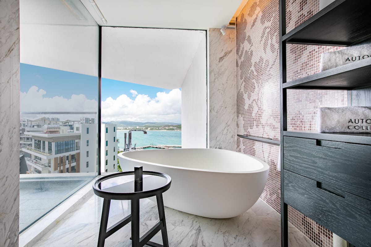 premium bedding, down duvets, minibar, in-room safe