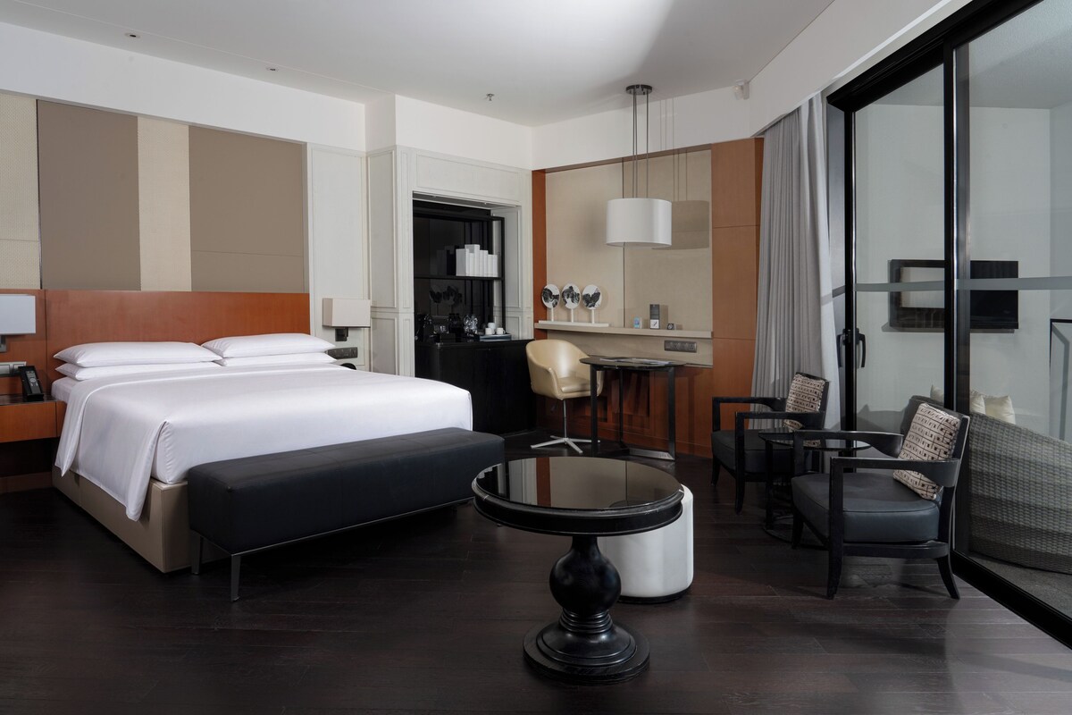 Room, 1 King Bed, Resort View | Premium bedding, down comforters, minibar, in-room safe