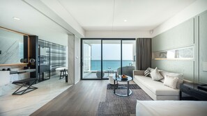 Habitación, 1 cama Queen size, vista al océano | Ropa de cama de alta calidad, edredón y minibar 
