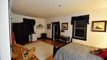 Chambre supérieure, 1 grand lit | Coffre-fort, lit d’appoint (supplément), accès au Wi-Fi (inclus)