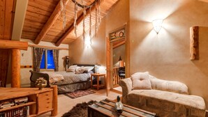 Premium House, 3 Bedrooms, Hill View, Mountainside | 1 bedroom, premium bedding, iron/ironing board - Wavehill Estate (Waiparous Village)