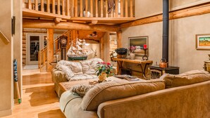 Executive lounge - Wavehill Estate (Waiparous Village)