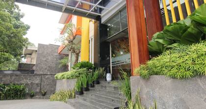 ZEN Premium Near Rumah Mode