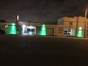 Front of property - Geneva Motel Daly City (Daly City)