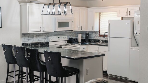 Suite, 1 grand lit et 1 canapé-lit, cuisine | Cuisine privée