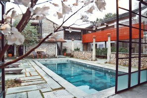 Utomhuspool