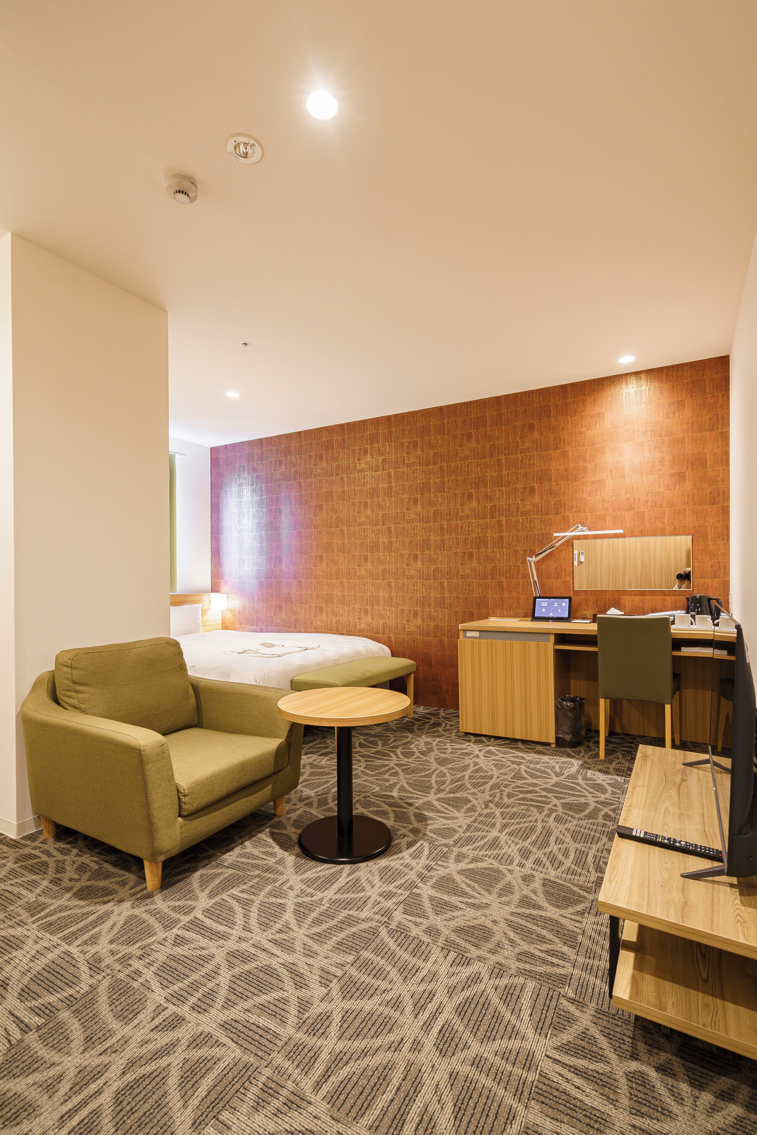 basic double room | premium bedding, pillow-top beds, in-room safe, desk