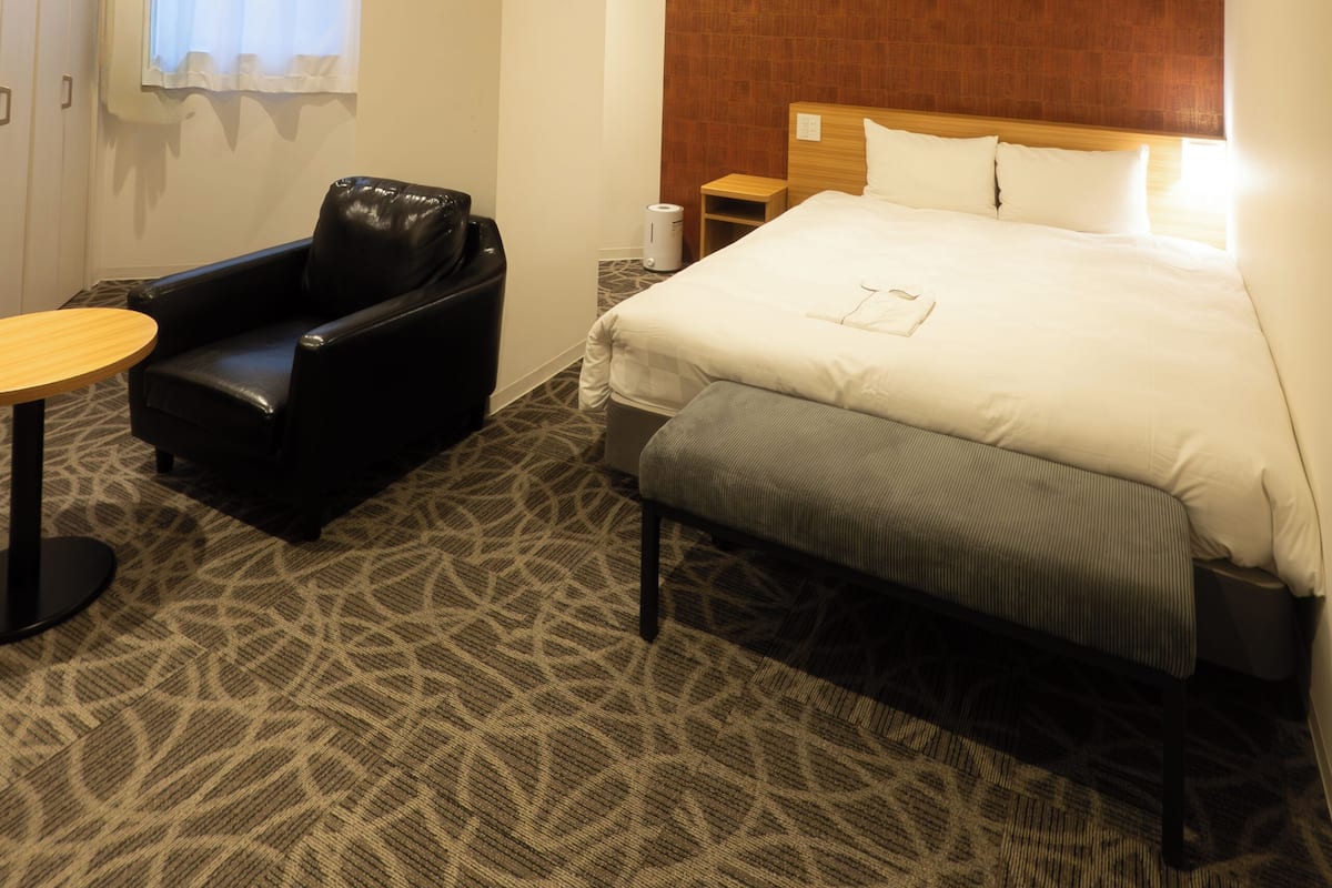 Premium bedding, pillow-top beds, in-room safe, desk