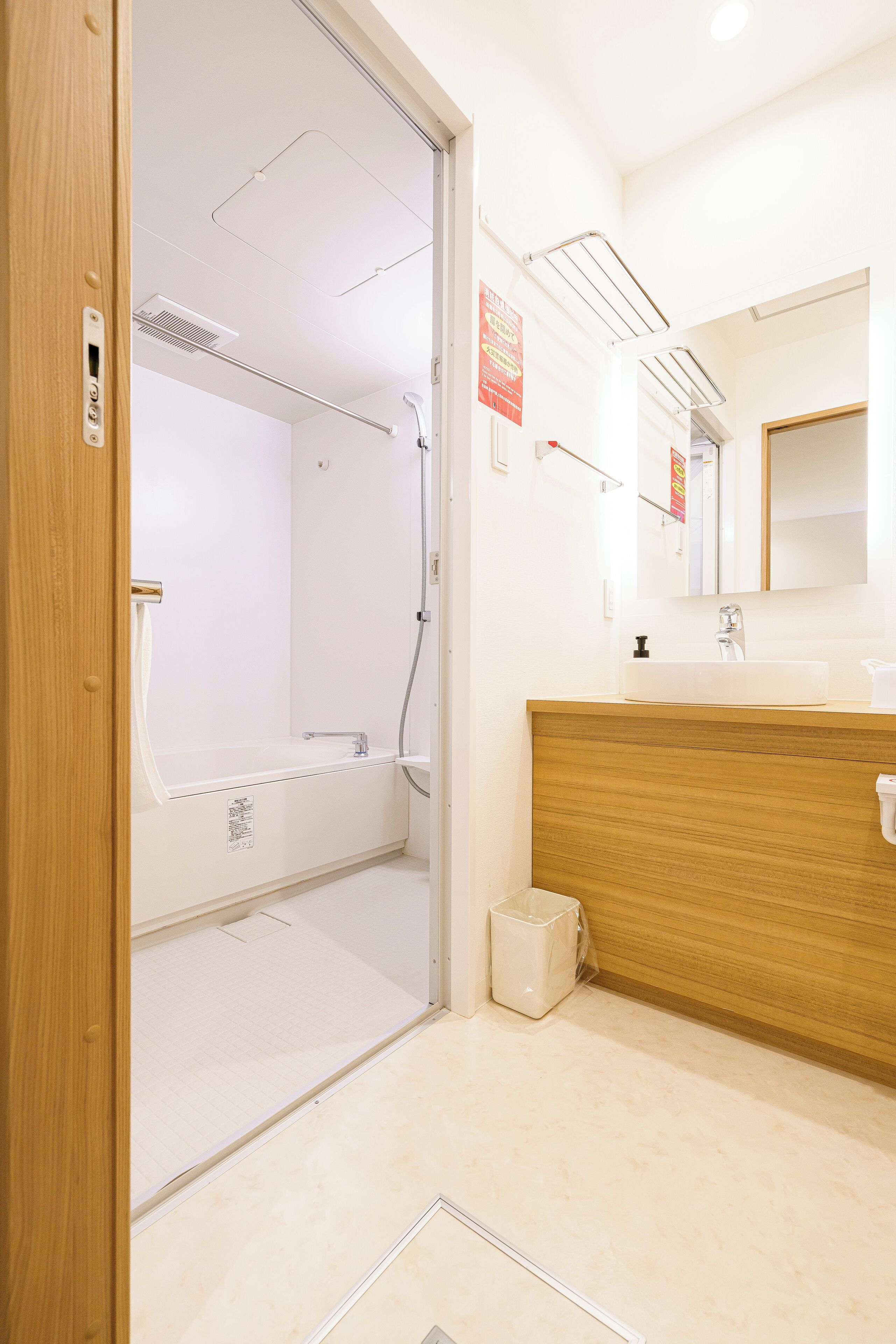 premium bedding, pillow-top beds, in-room safe, desk