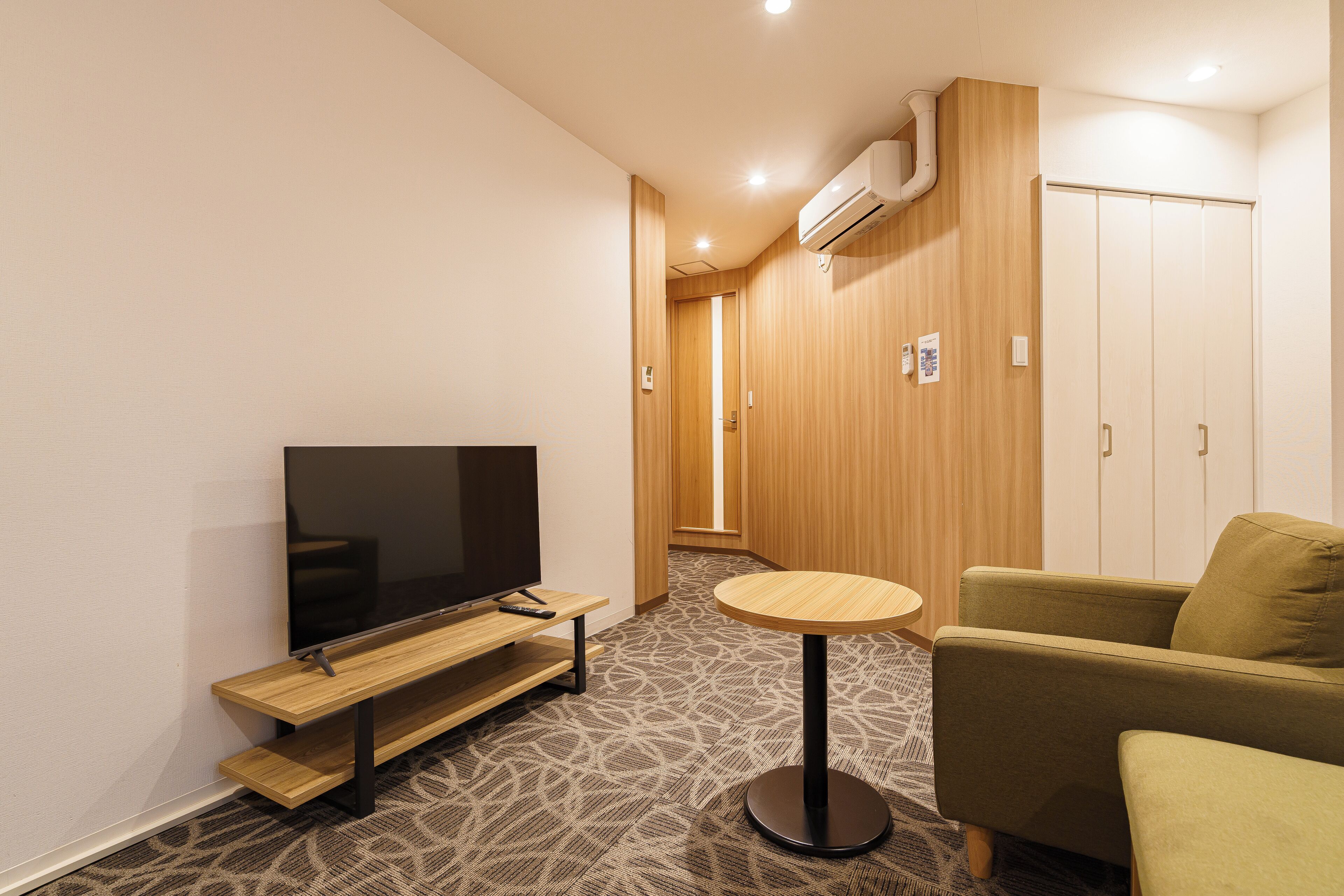 basic double room | premium bedding, pillow-top beds, in-room safe, desk