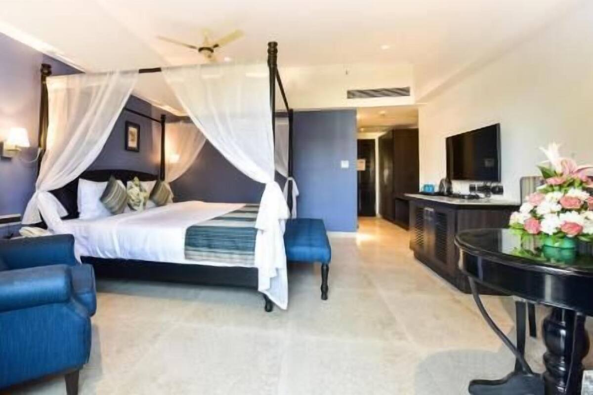 Minibar, két bảo mật tại phòng, bàn, phòng cách âm