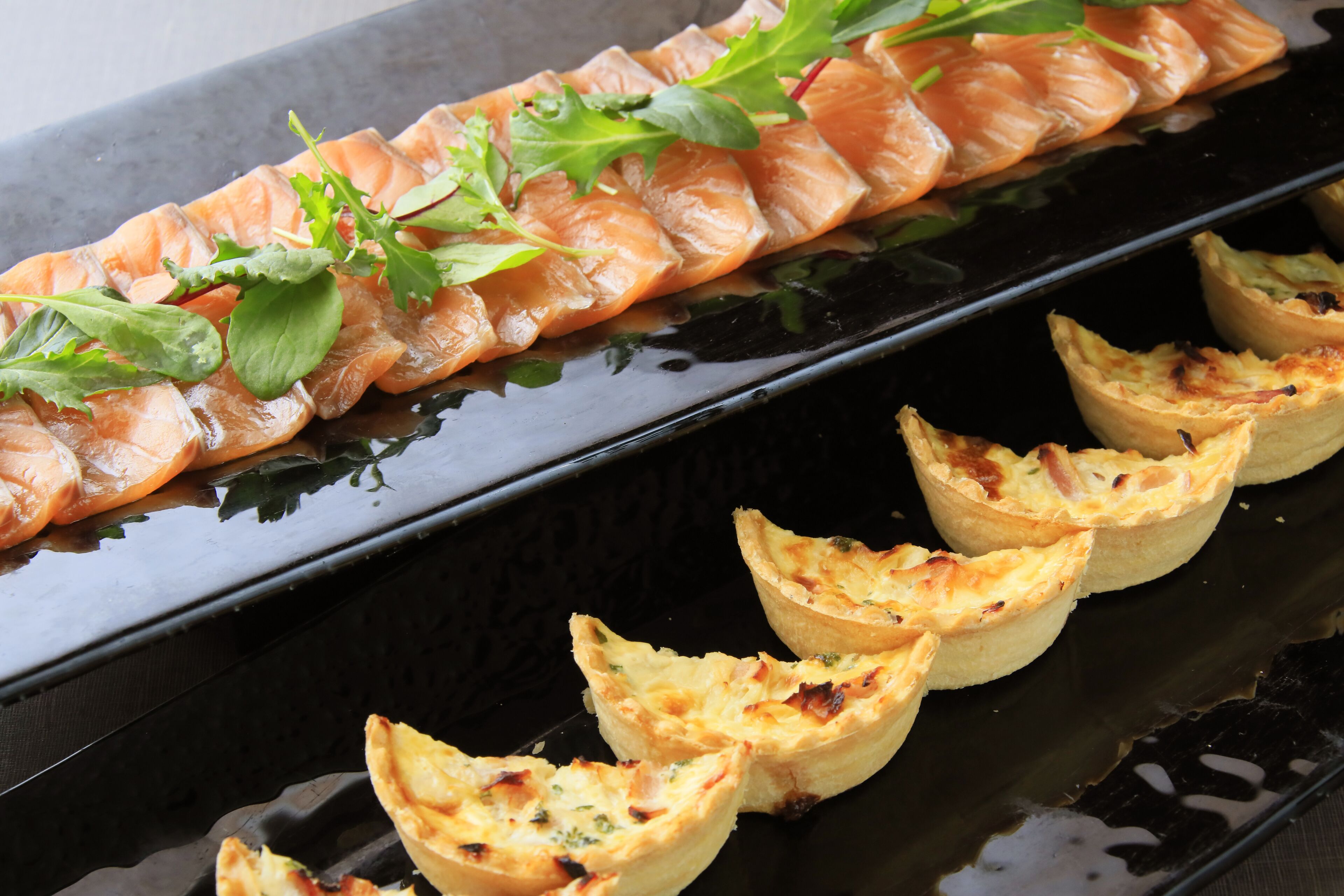 daily buffet breakfast (jpy 3000 per person)