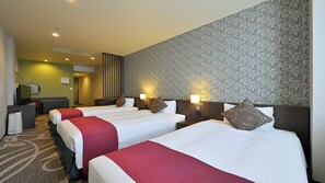 Deluxe Triple Room, 3 Bedrooms, Non Smoking | In-room safe, desk, free WiFi, bed sheets