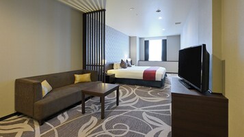 房內夾萬、書桌、免費 Wi-Fi、床單