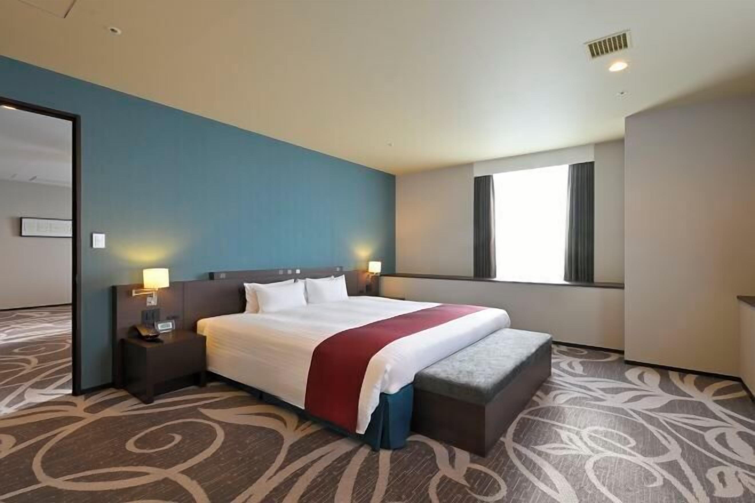 In-room safe, desk, free WiFi, bed sheets