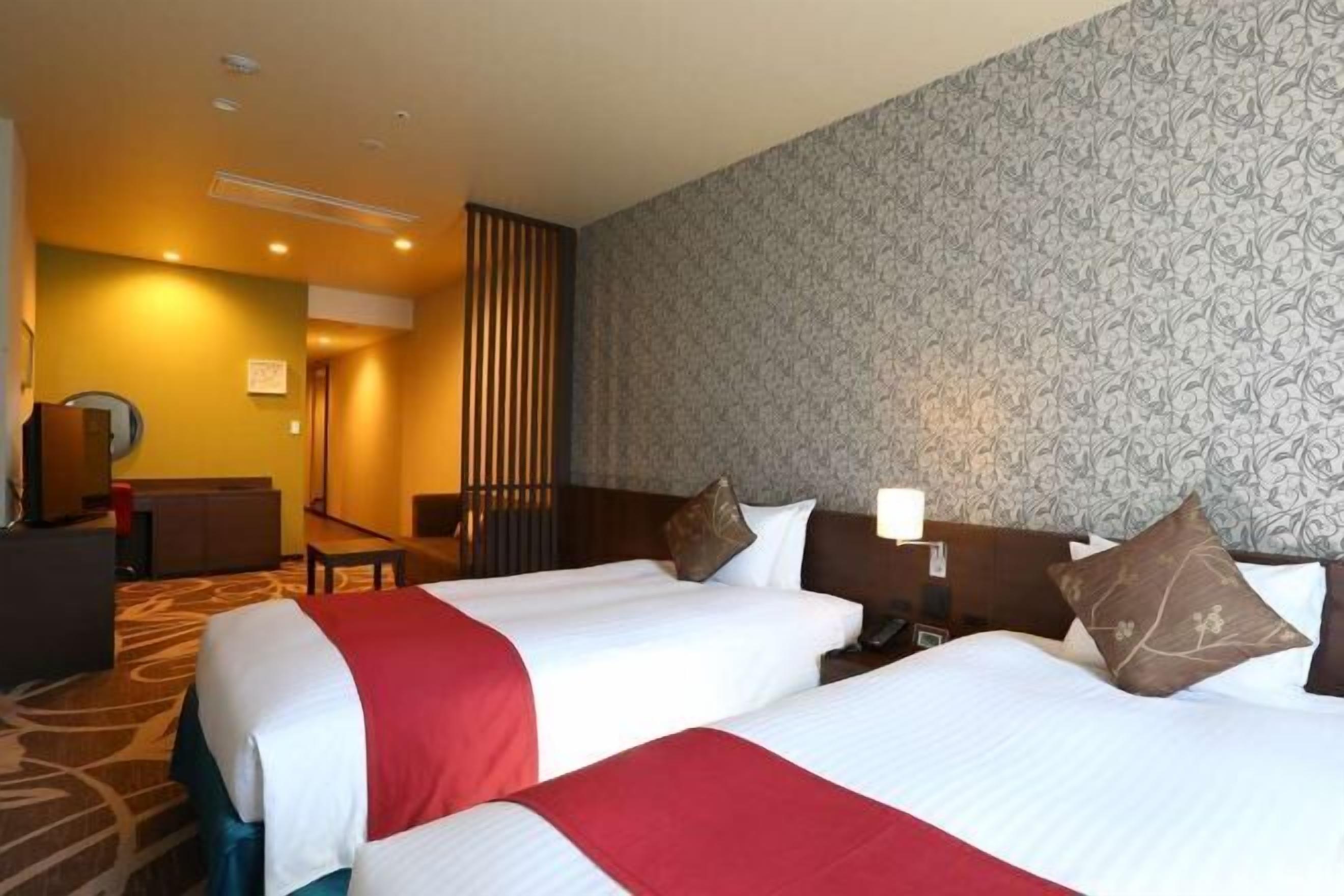 In-room safe, desk, free WiFi, bed sheets