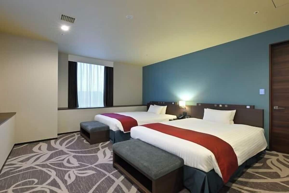 In-room safe, desk, free WiFi, bed sheets