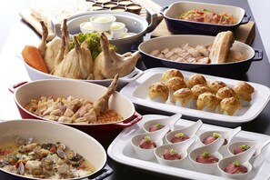 Daily buffet breakfast for a fee