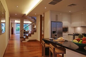 Duplex Penthouse | In-room dining - The Pearl of Naithon (Sa Khu)