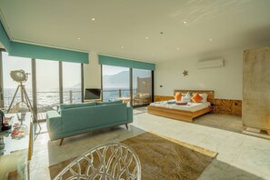 Honeymoon Room, Jetted Tub, Beachfront | Minibar, in-room safe, individually decorated, soundproofing - Mandalina Luxury Suites (Kas)
