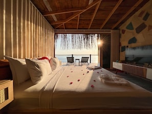 Minibar, coffres-forts dans les chambres, décoration personnalisée