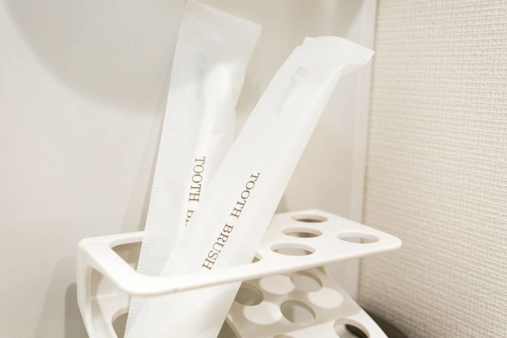 Standard Twin Room | Bathroom amenities | Separate tub and shower, free toiletries, towels