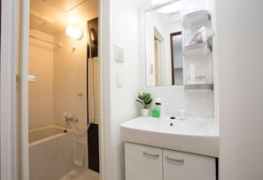 Kamar Twin Standar | Shower kamar mandi