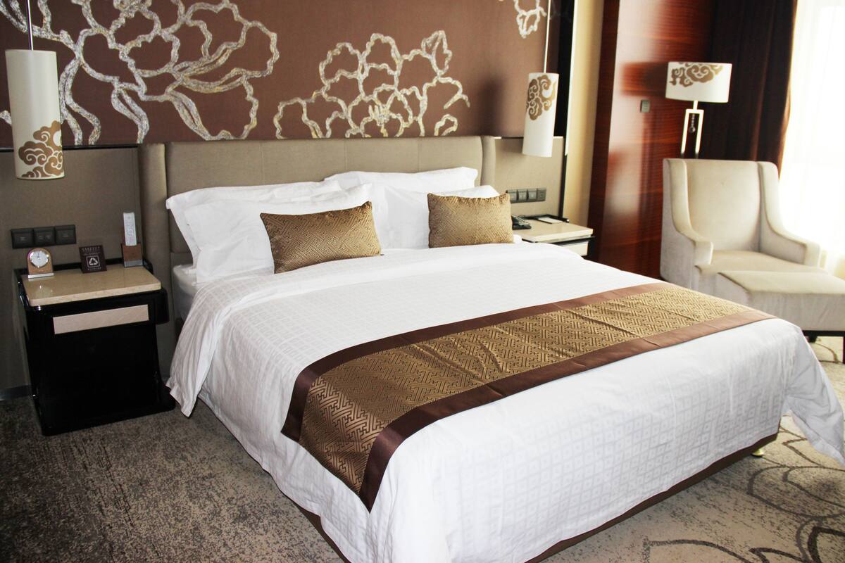 Habitación ejecutiva, 1 cama de matrimonio | Minibar, caja fuerte, escritorio y cortinas opacas