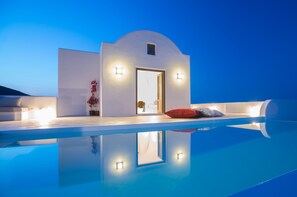 Luxury-Villa, eigener Pool, Meerblick