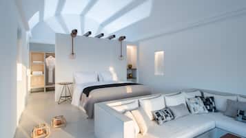 Deluxe Suite, Private Pool, Sea View | 1 bedroom, minibar, in-room safe, desk