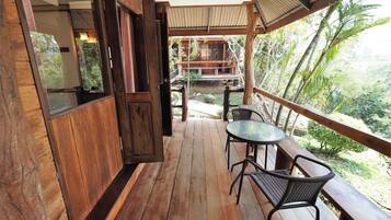 Deluxe Mountain and River View | Balcony