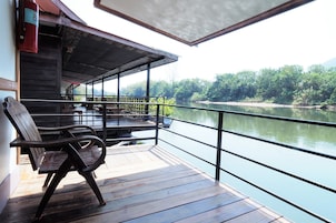 Superior River Raft | Balcón